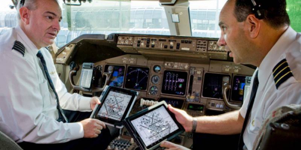 Отключение iPad повлияло на работу нескольких десятков самолетов компании «American Airlines»